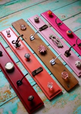 No dejes que la ropa suelta arruine tu decoración, ¡encuentra tu perchero perfecto!