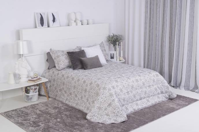 ¿Cojines decorativos en la cama, sí o no?