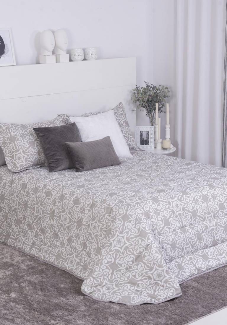 ¿Cojines decorativos en la cama, sí o no?