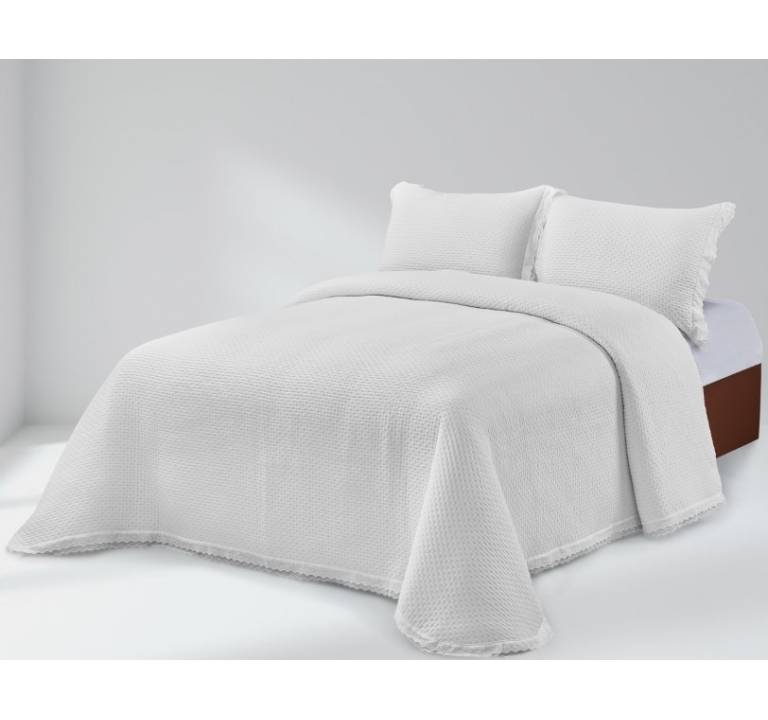 CONJUNTO COLCHA PIQUÉ Y FUNDAS DE COJÍN