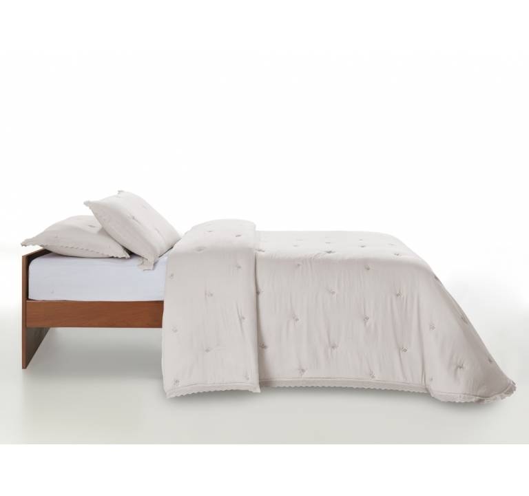 CONJUNTO EDREDÓN BORDADO FLORES CONTRASTE Y FUNDAS DE COJÍN