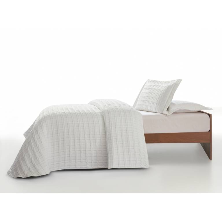 CONJUNTO COLCHA CUADRITOS PIQUÉ Y FUNDAS DE COJÍN blanco