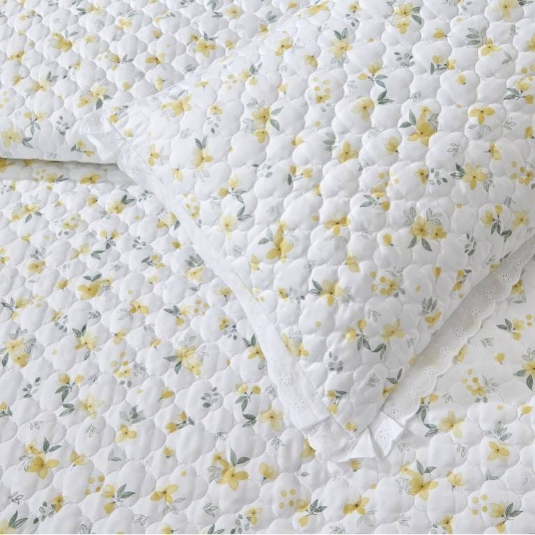 CONJUNTO COLCHA BOUTI ESTAMPADO DE FLOR PEQUEÑA Y FUNDAS DE COJIN (amarillo, Cama 090:180x270)