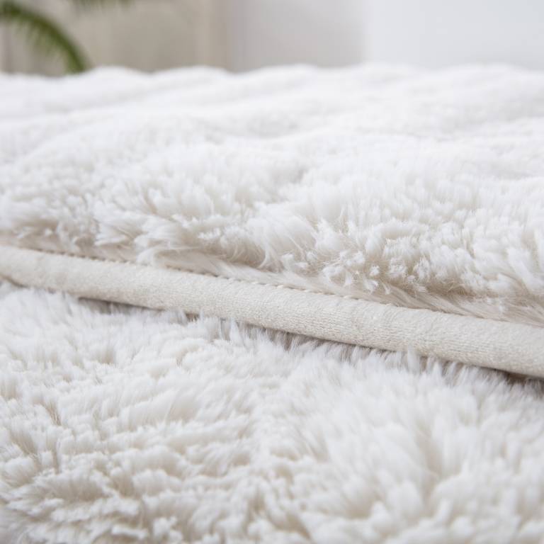 COLCHA PIEL SINTÉTICA SUPER SUAVE (blanco, Cama 135:235x270)