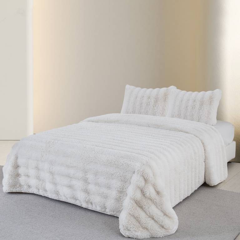 COLCHA PIEL SINTÉTICA SUPER SUAVE (blanco, Cama 135:235x270)