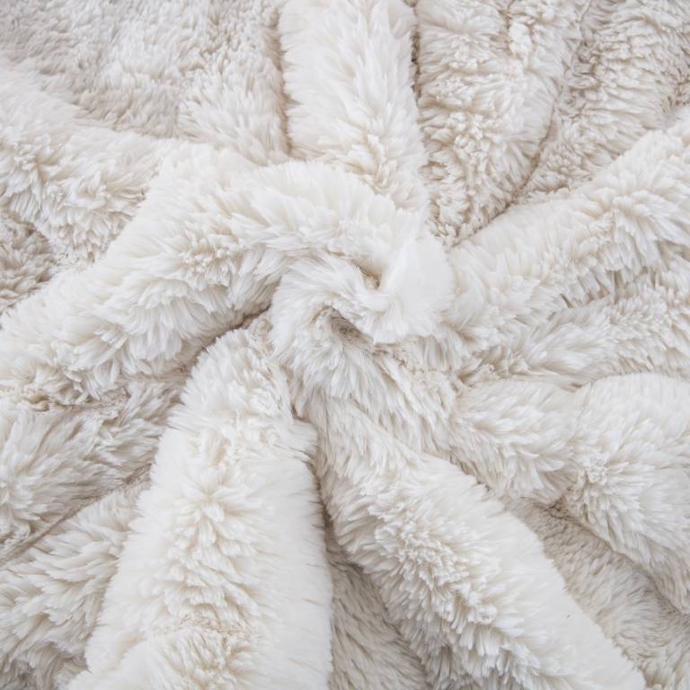 COLCHA PIEL SINTÉTICA SUPER SUAVE (blanco, Cama 135:235x270)