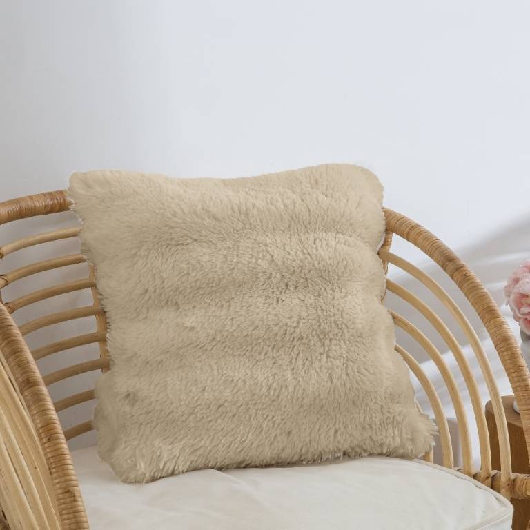 FUNDA DE COJÍN PIEL SINTÉTICA SUPER SUAVE beige