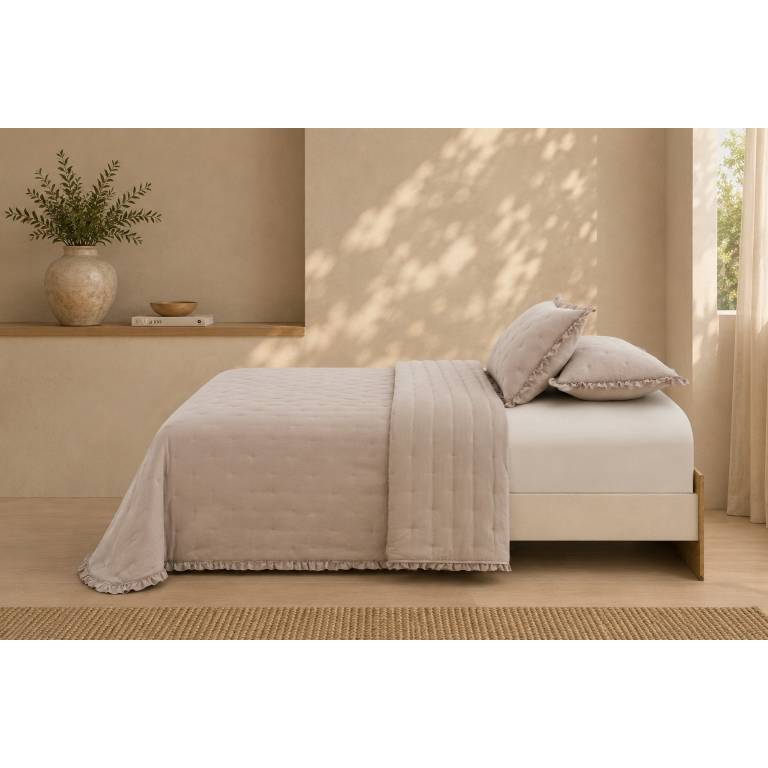 COLCHA BORDADA CON VOLANTE Y FUNDAS DE COJÍN (beige, Cama 200:300x270)