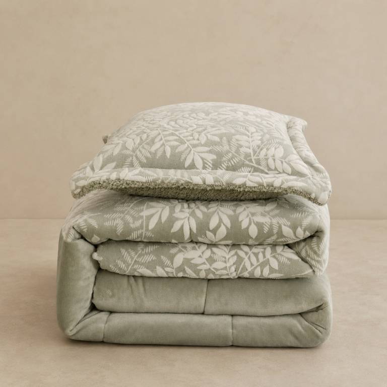 EDREDÓN JACQUARD CORALINA SHERPA CON FUNDAS DE COJÍN. (verde, Cama 090:180x270)